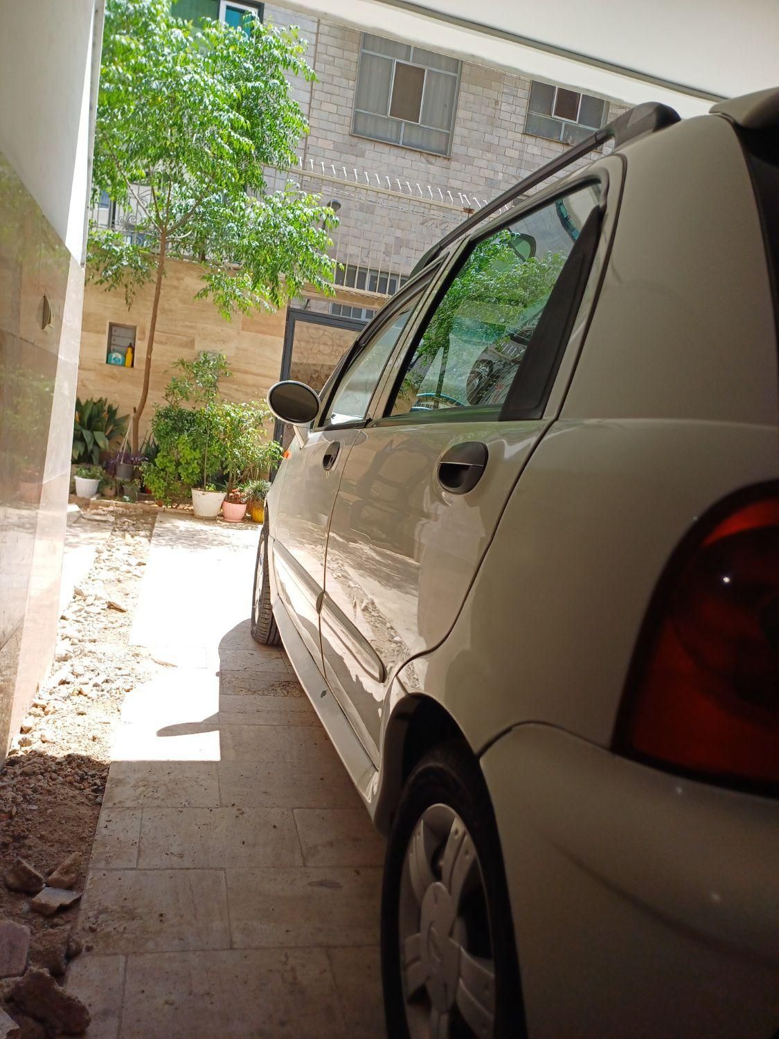 ام وی ام 110 چهار سیلندر دنده ای - 2012