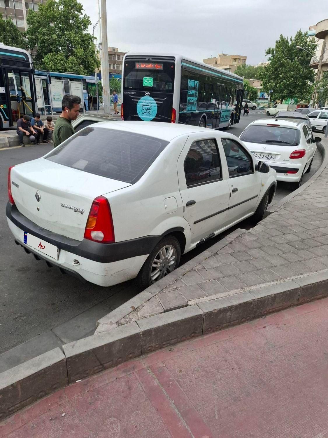 خودرو رنو، تندر 90 آگهی ann_17879327