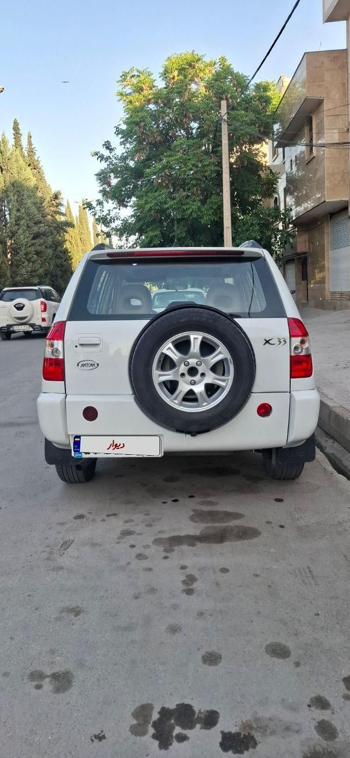 ام وی ام X33 دنده‌ای ساده - 2012