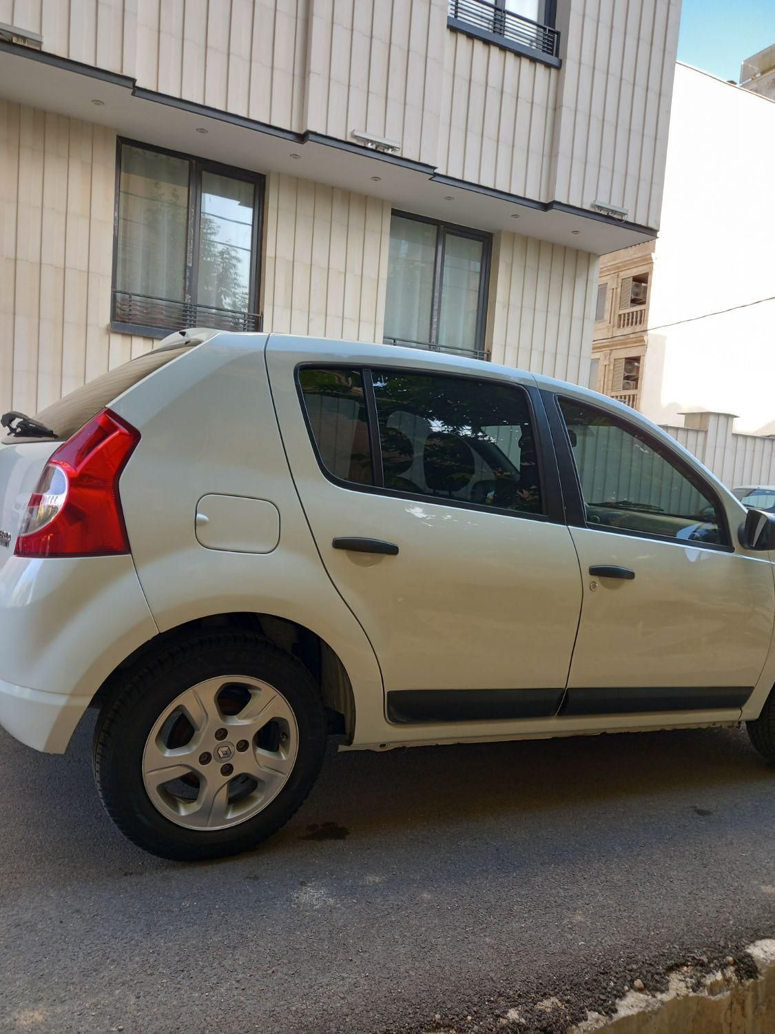 رنو ساندرو دنده ای - 1395