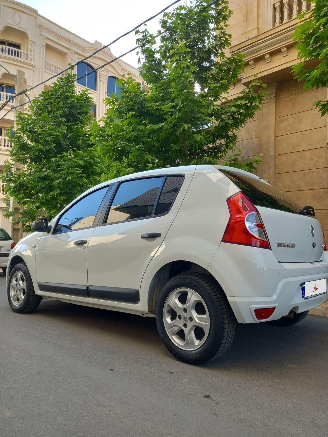 رنو ساندرو دنده ای - 1395