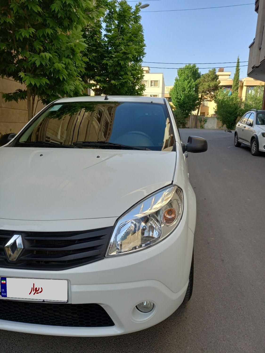 رنو ساندرو دنده ای - 1395