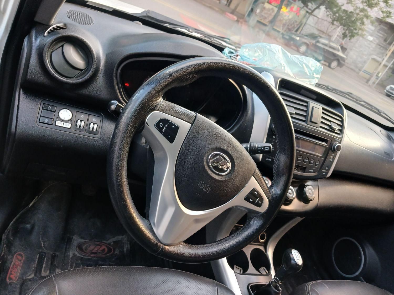 لیفان X60 دنده‌ای - 2014