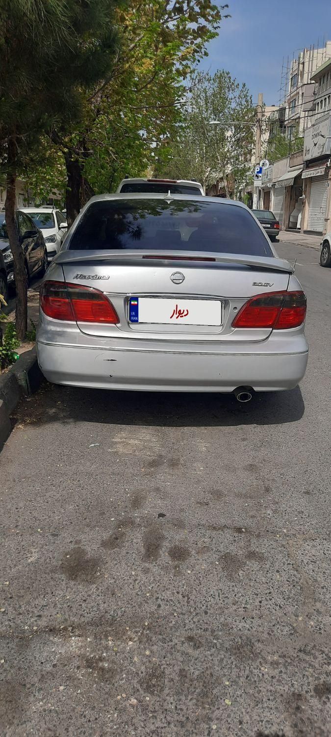 نیسان ماکسیما دنده‌ای - 2002