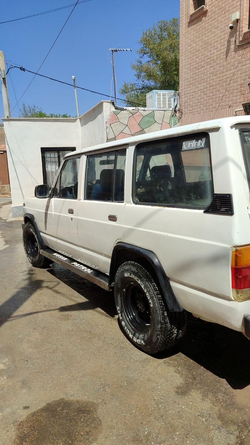 نیسان پاترول چهار درب 6 سیلندر - 1992
