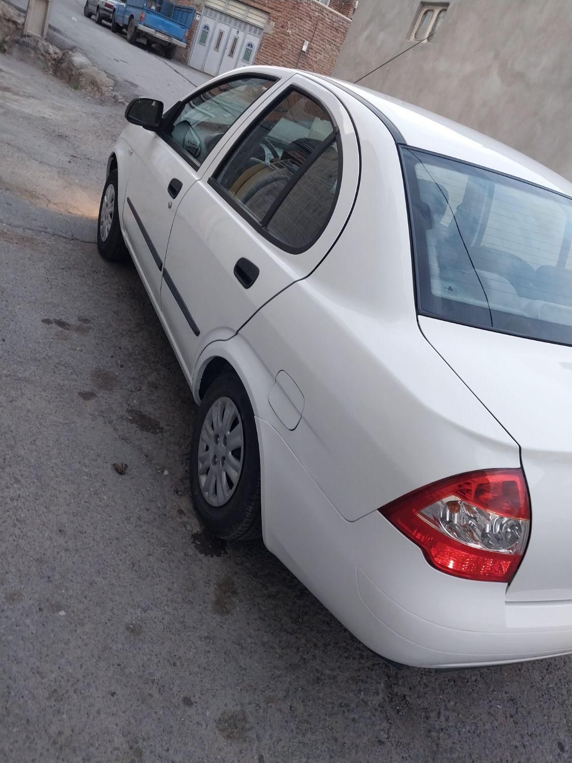 تیبا صندوق دار SX - 1400