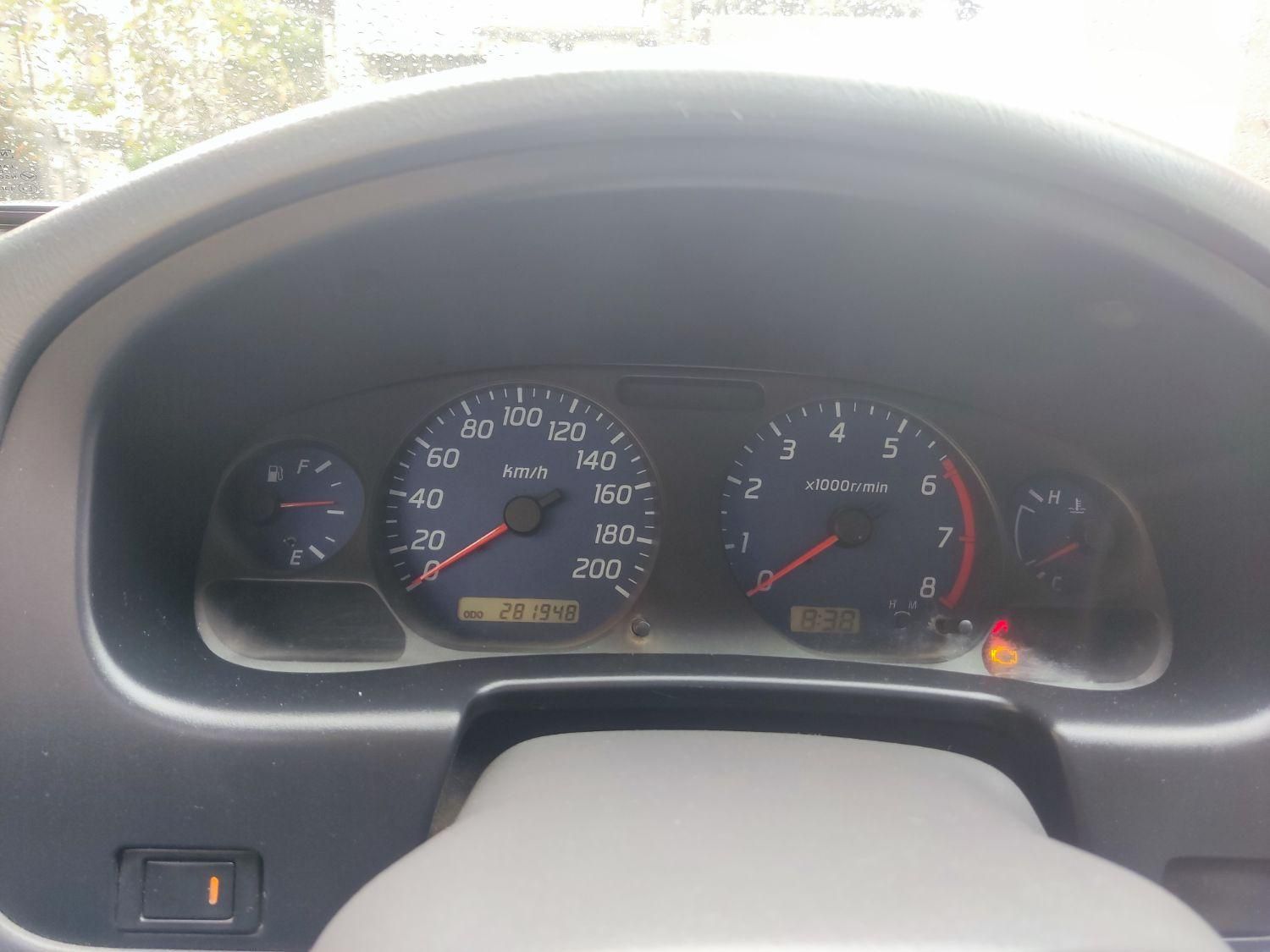 نیسان رونیز دنده‌ای - 2003