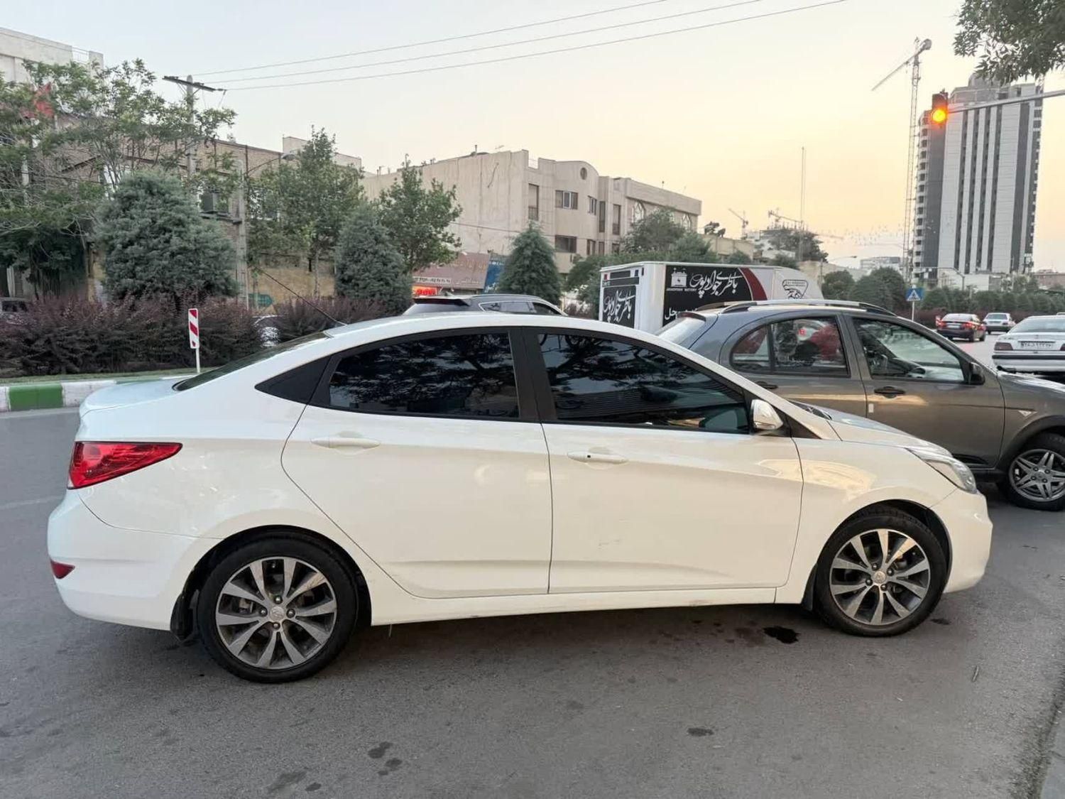 هیوندای اکسنت 1.6 لیتر ساده - 2014