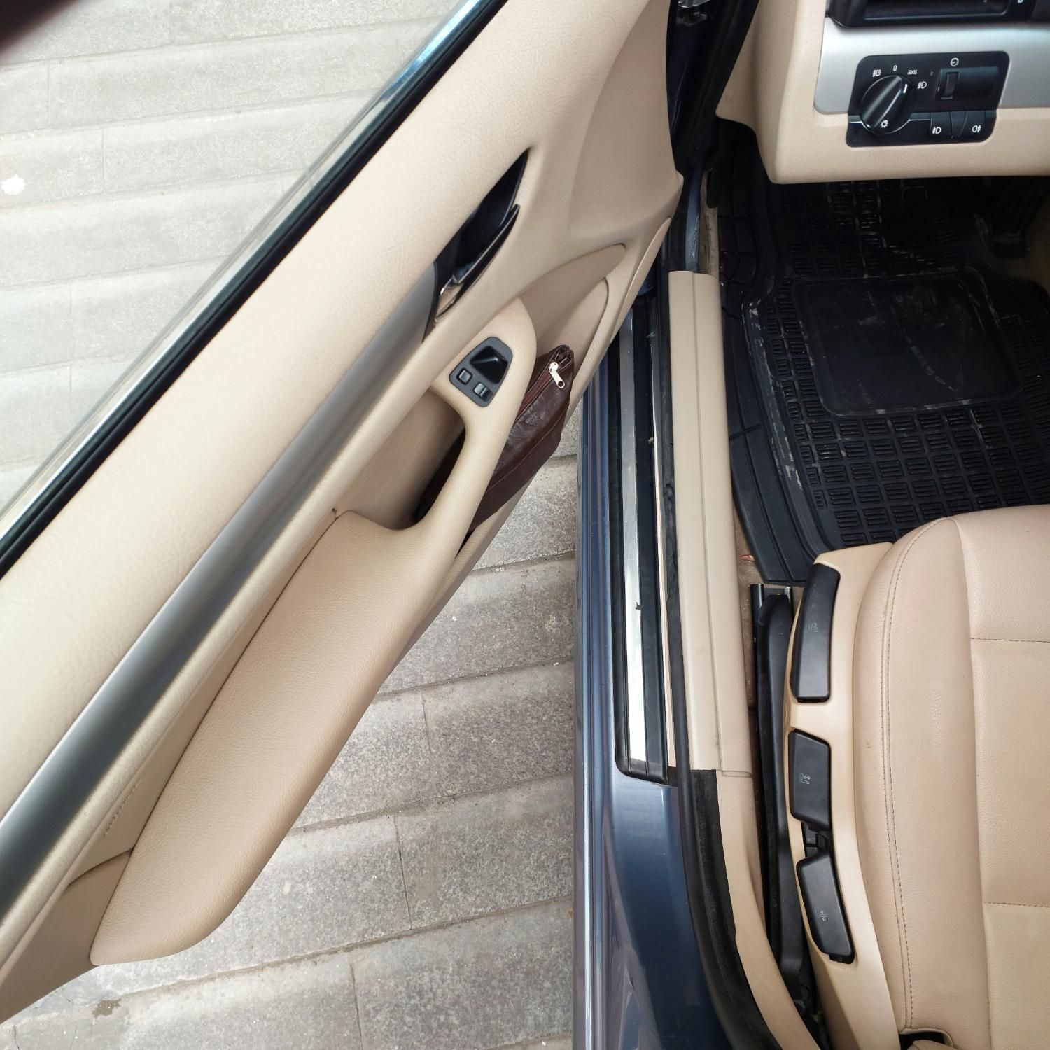 ب ام و سری 3 سدان 325i - 2005
