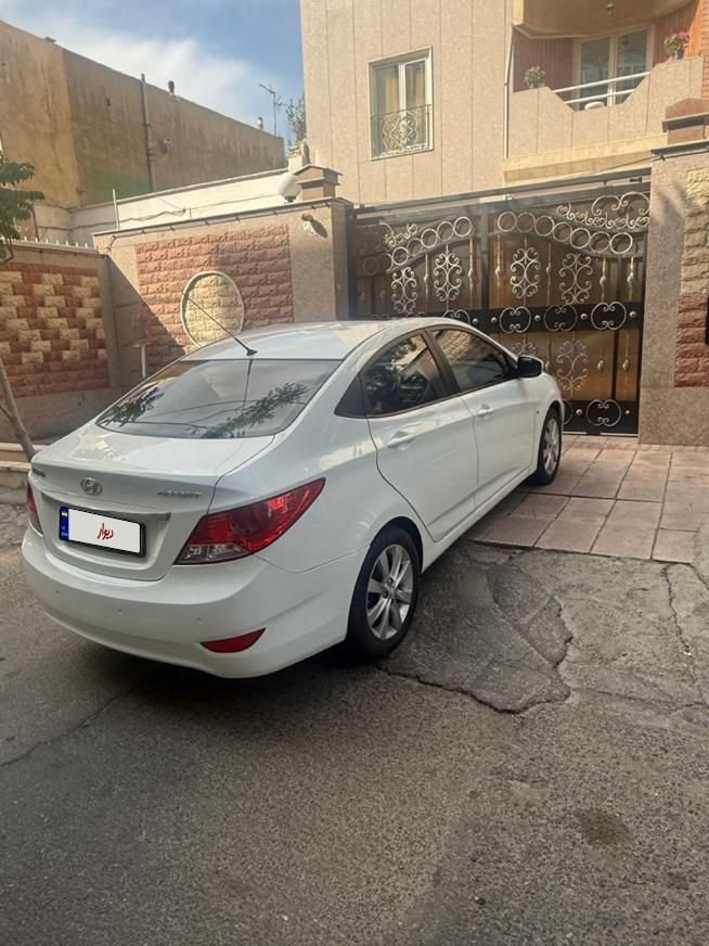 هیوندای اکسنت 1.6 لیتر ساده - 2013