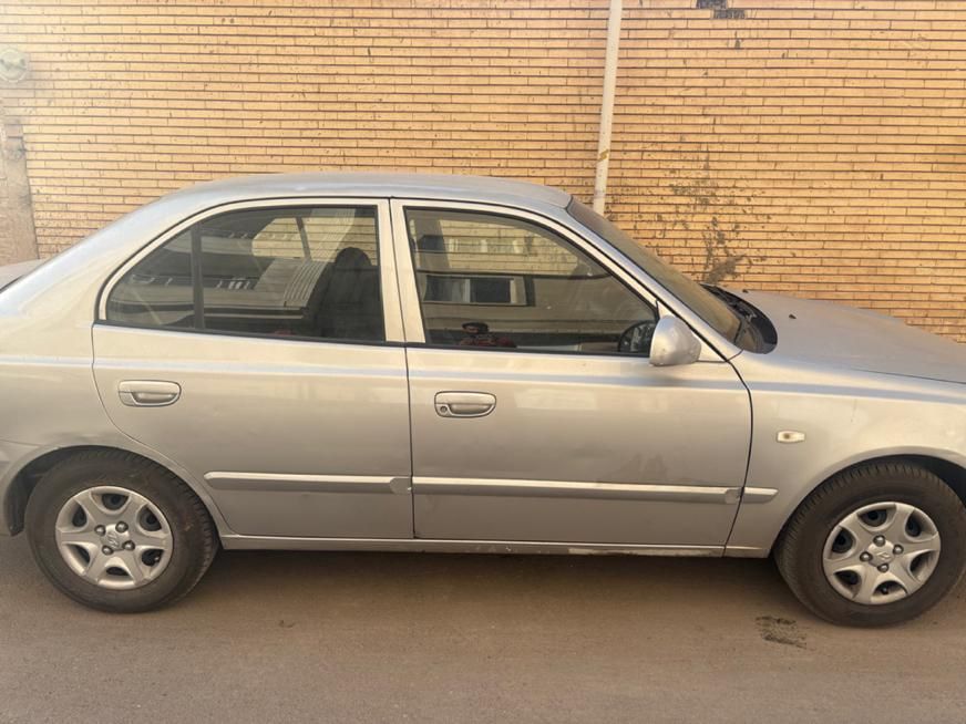 هیوندای ورنا دنده‌ ای - 2007