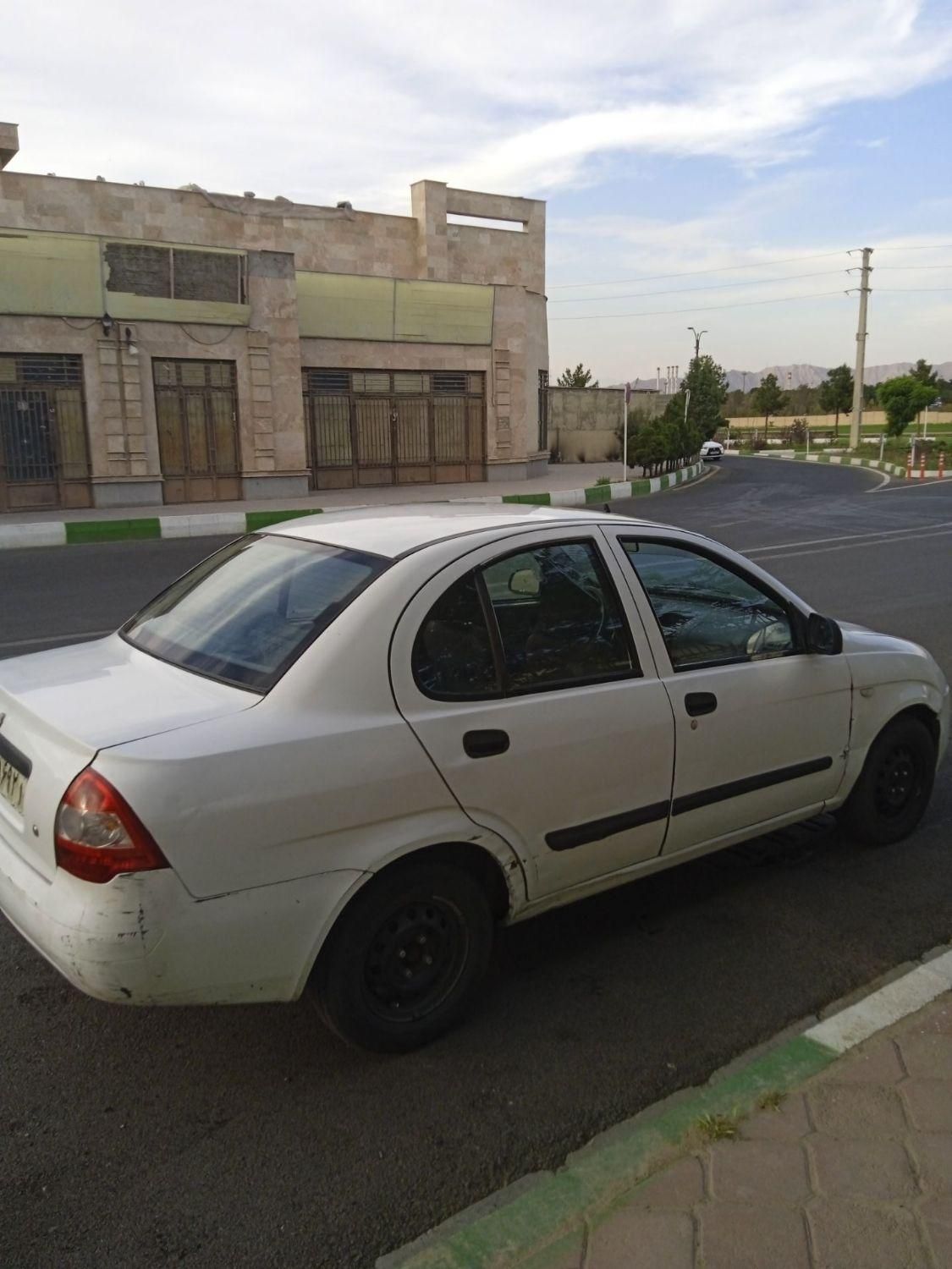 تیبا صندوق دار LX - 1390