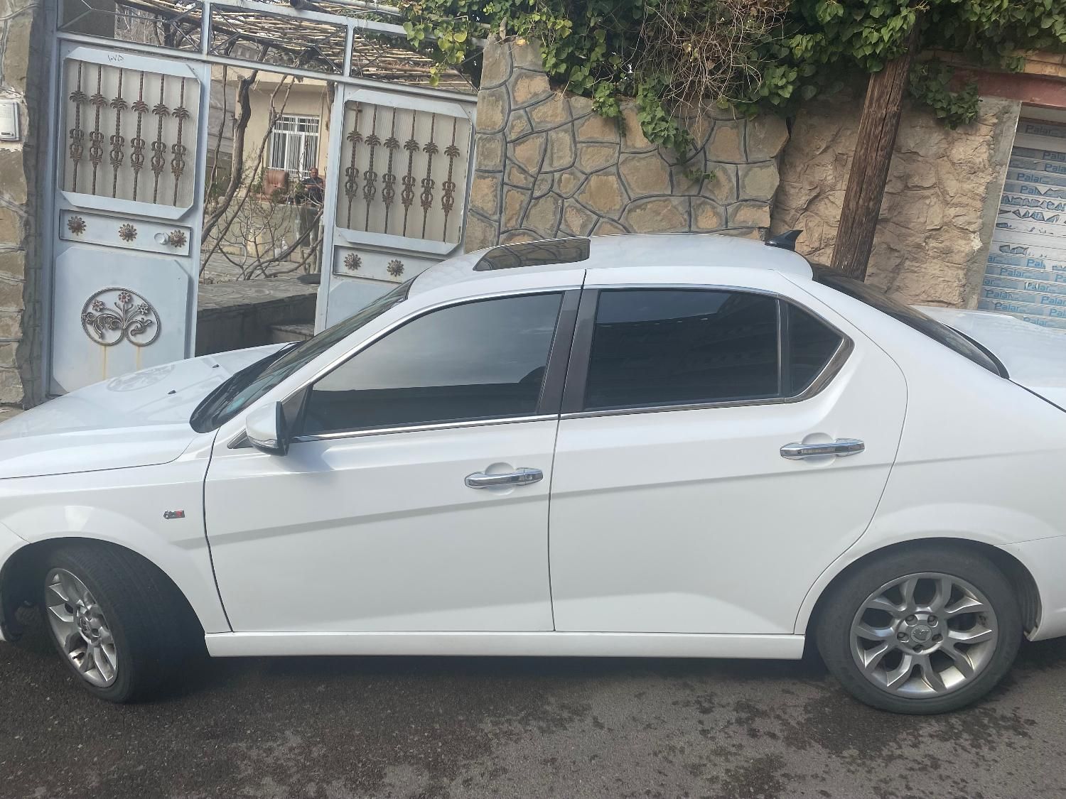 خودرو دنا، پلاس آگهی ann_17906099
