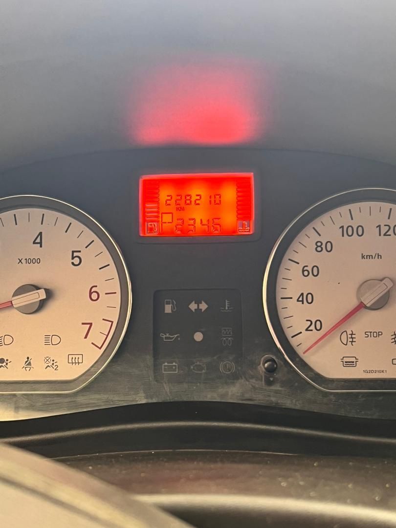 رنو ساندرو اتوماتیک - 1394