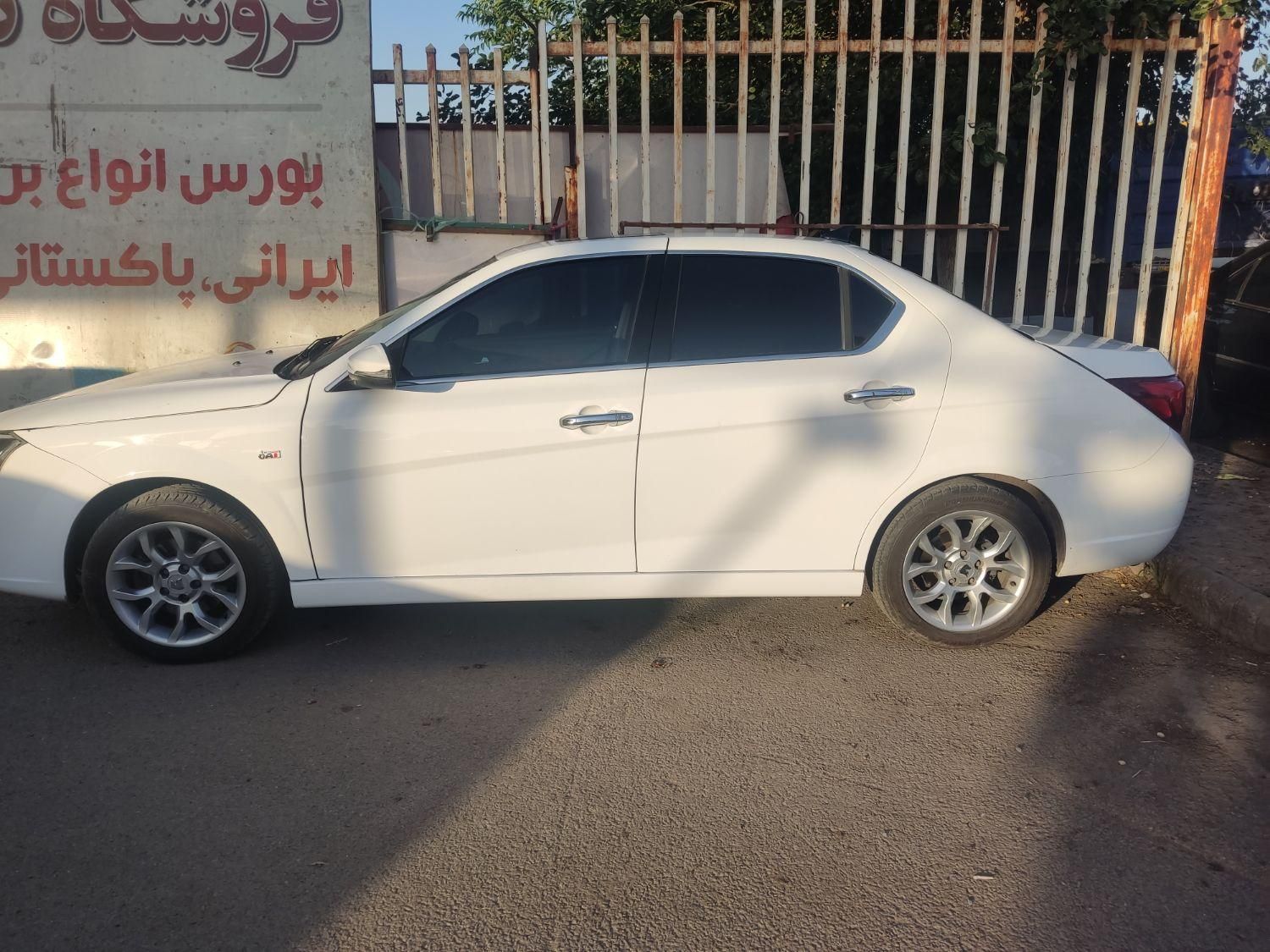دنا پلاس 6 دنده توربو - 1402