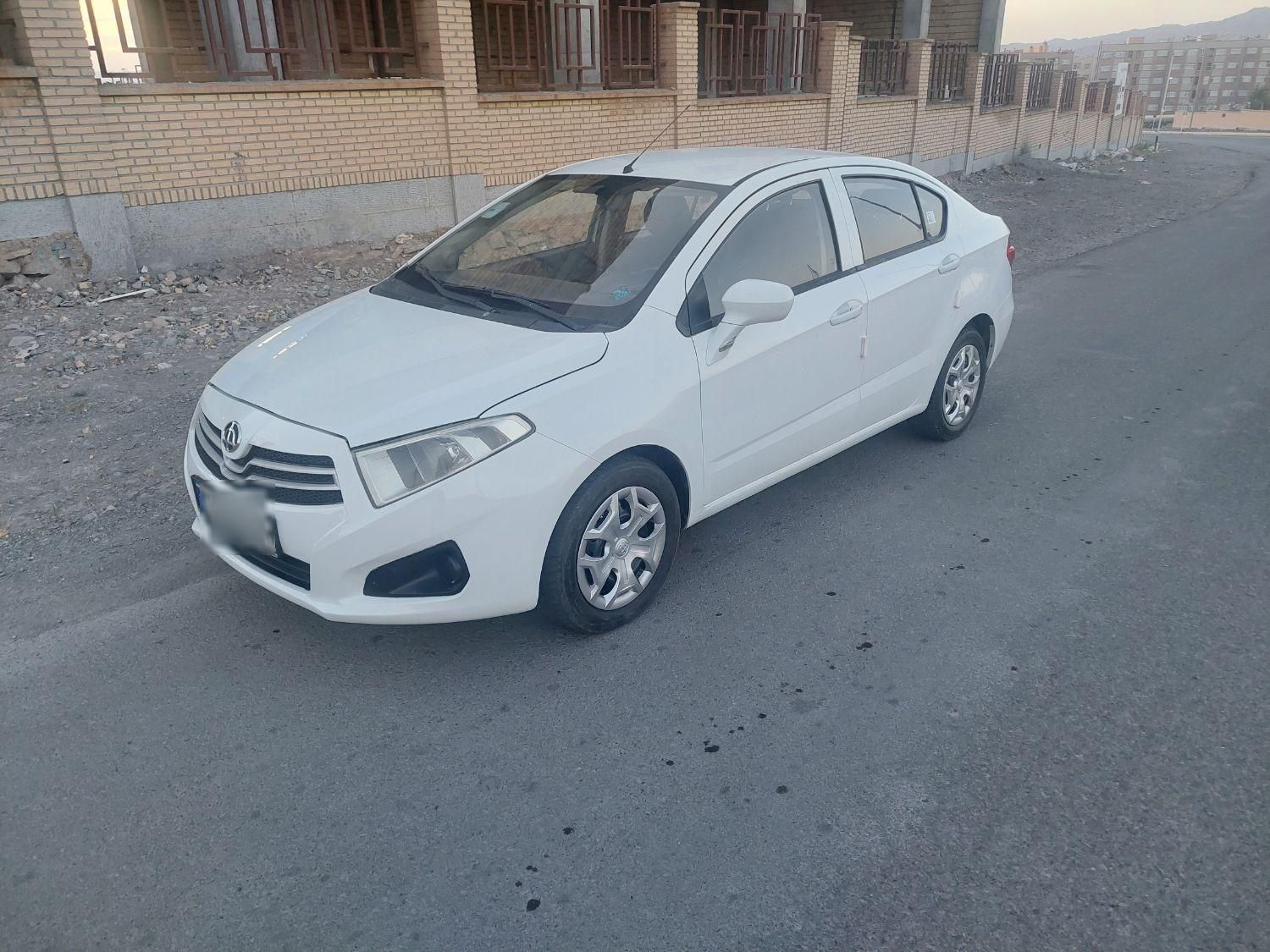 برلیانس H230 دنده‌ای - 2016