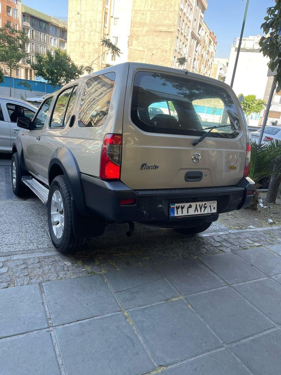 نیسان رونیز دنده‌ای - 2007