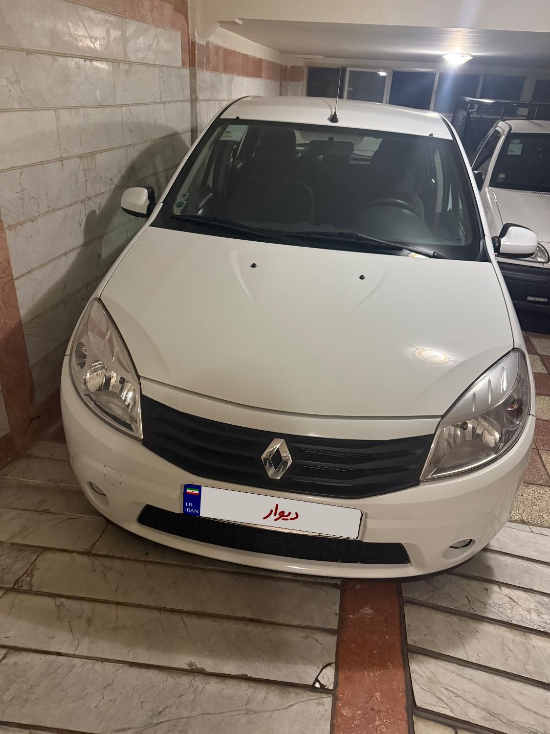 رنو ساندرو اتوماتیک - 1395