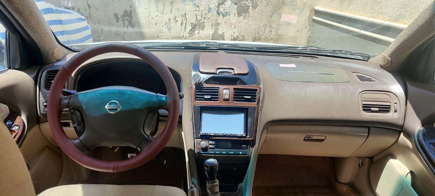 نیسان ماکسیما دنده‌ای - 2004