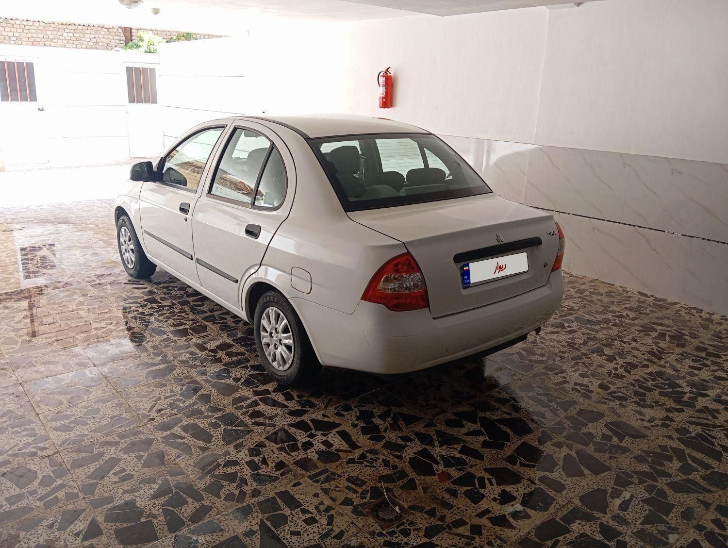 تیبا صندوق دار SX - 1401