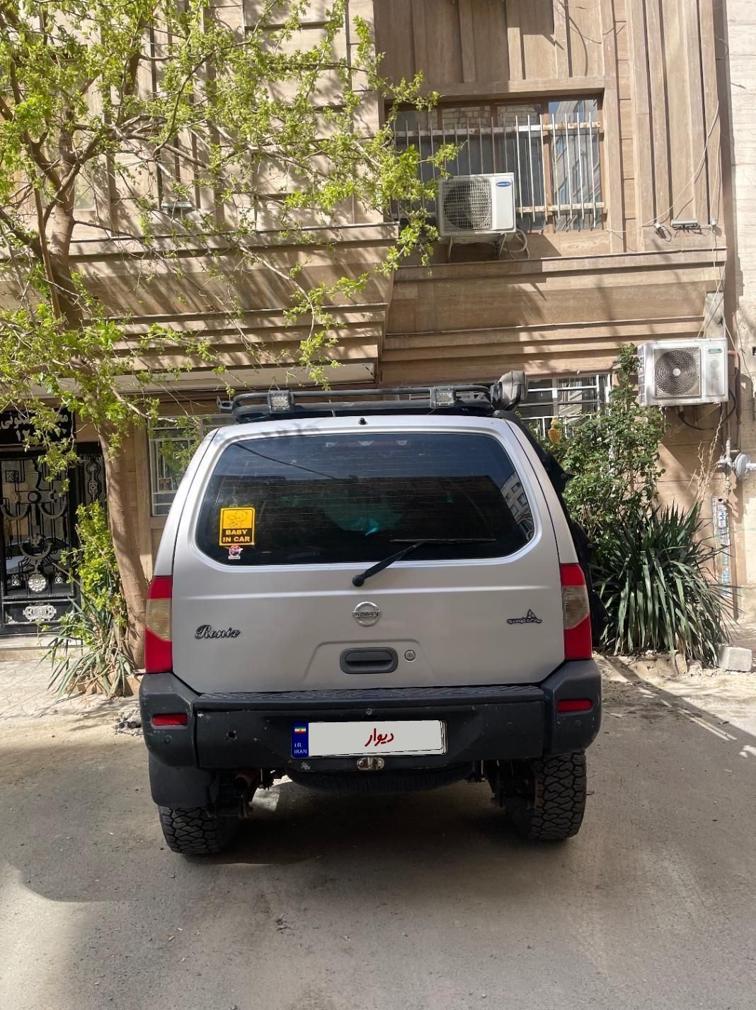نیسان رونیز دنده‌ای - 2003