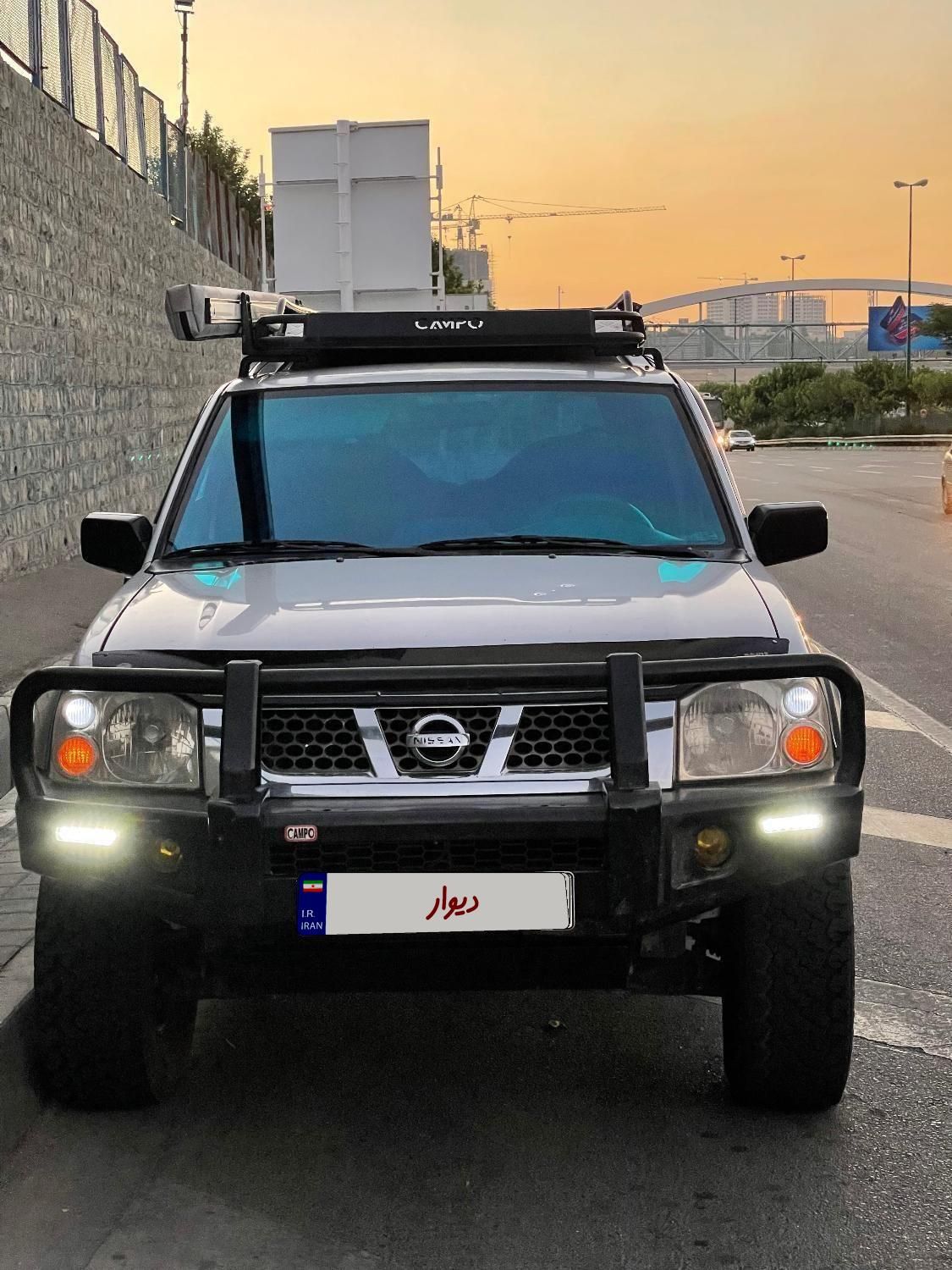 نیسان رونیز دنده‌ای - 2003