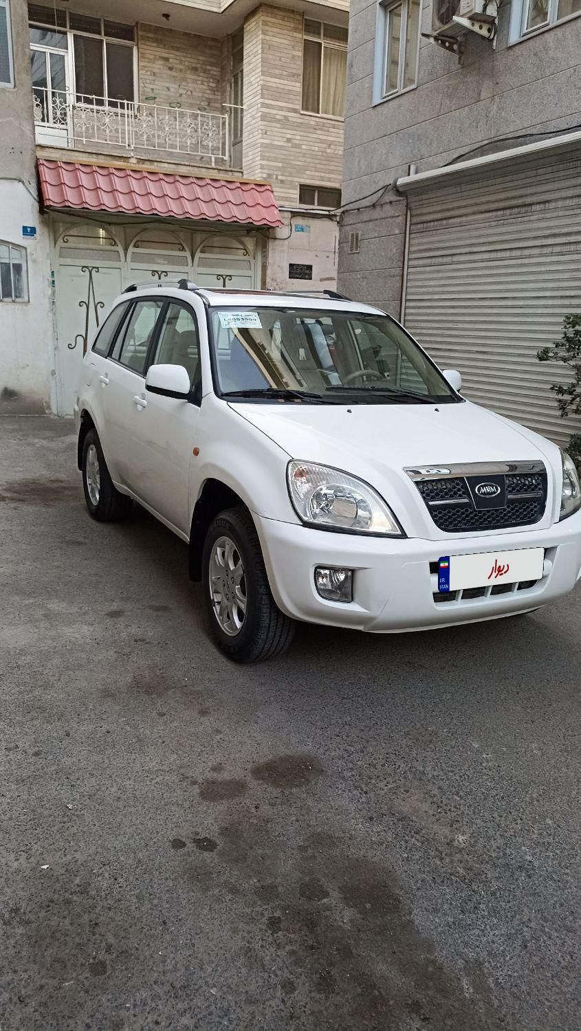 ام وی ام X33 دنده‌ای ساده - 2012