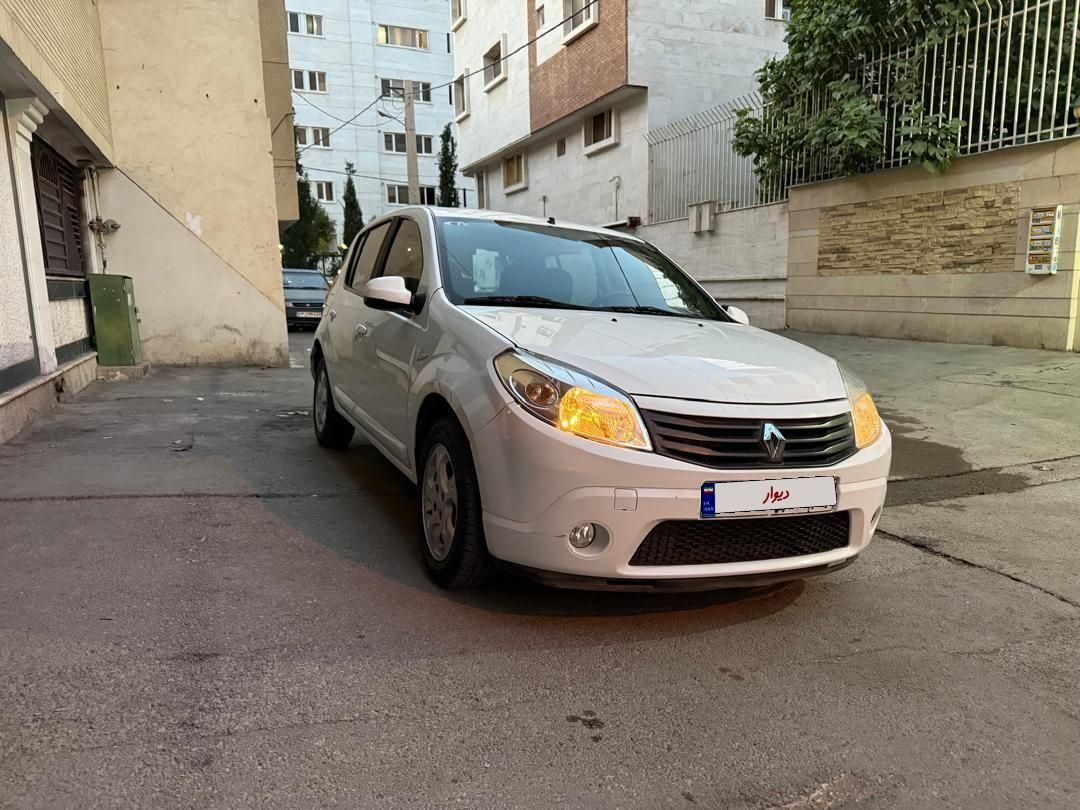 رنو ساندرو اتوماتیک - 1396