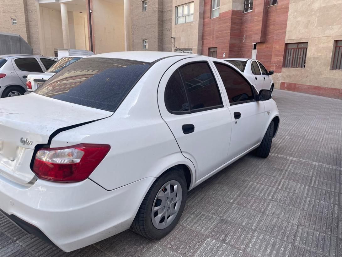 ساینا S دنده ای بنزینی - 1402