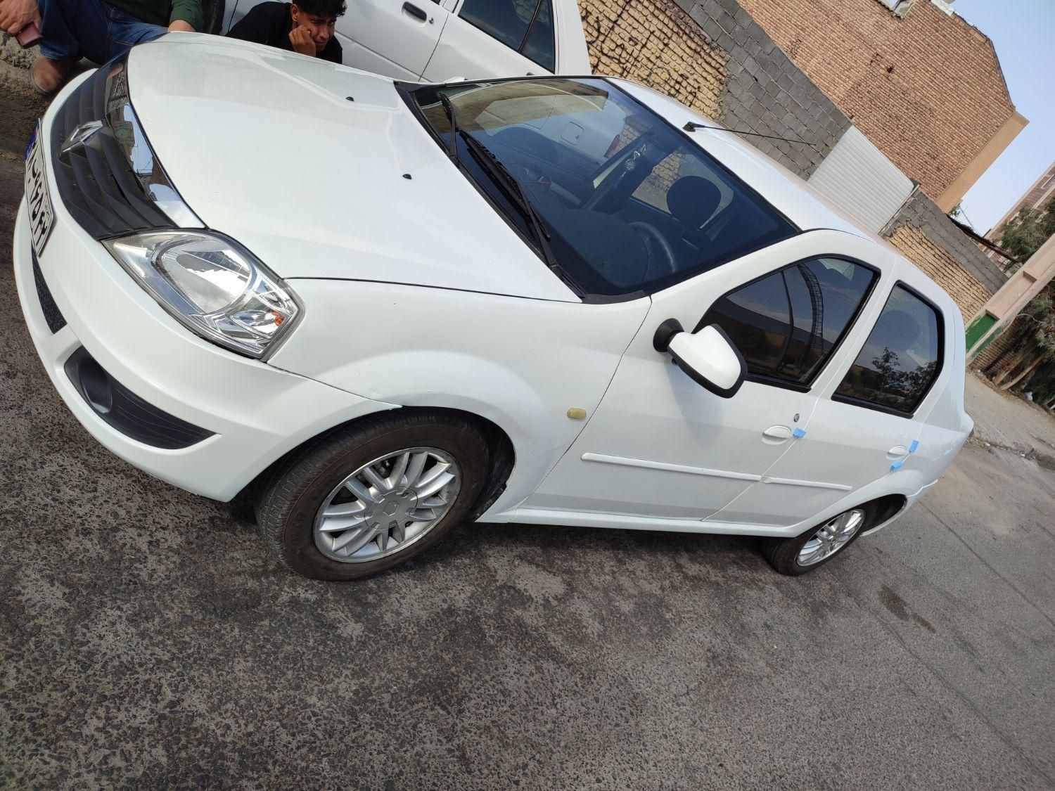 رنو تندر 90 پلاس اتوماتیک - 1396