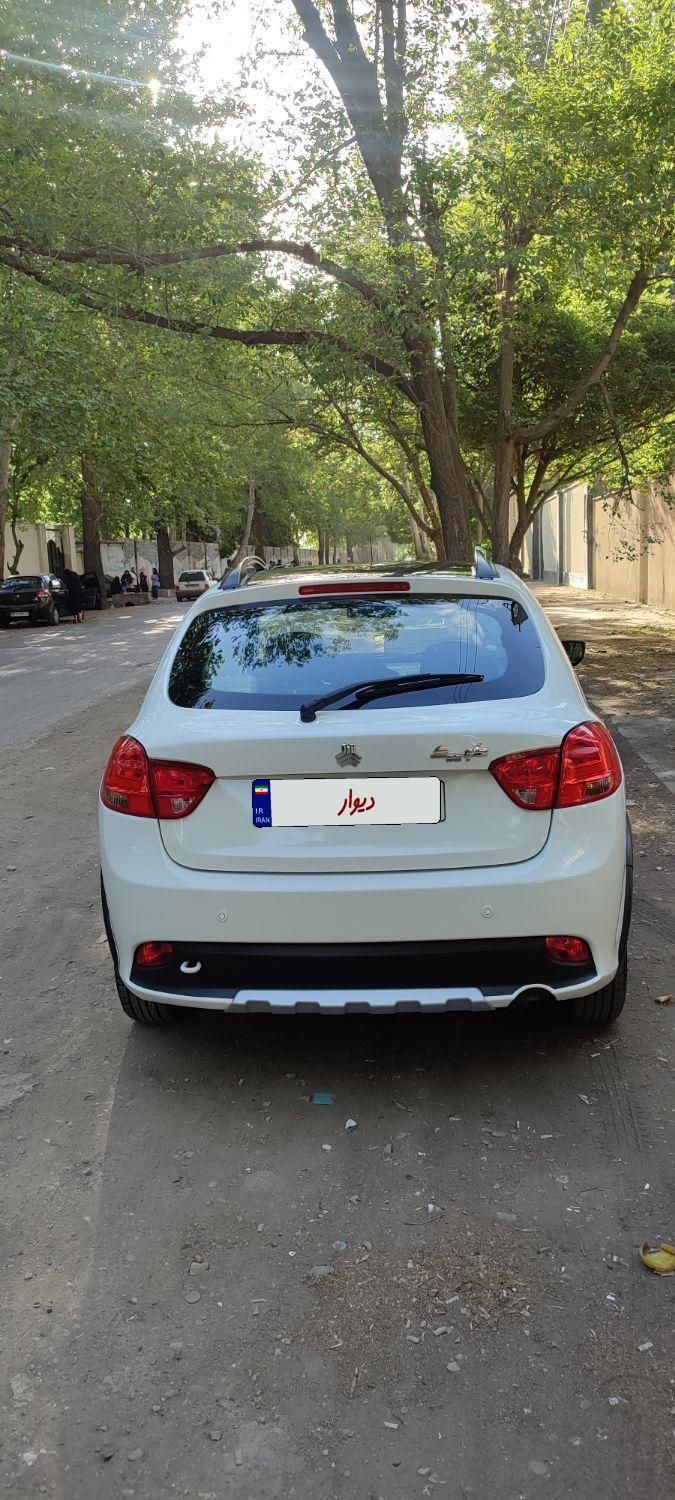 کوییک R دنده‌ای - 1403