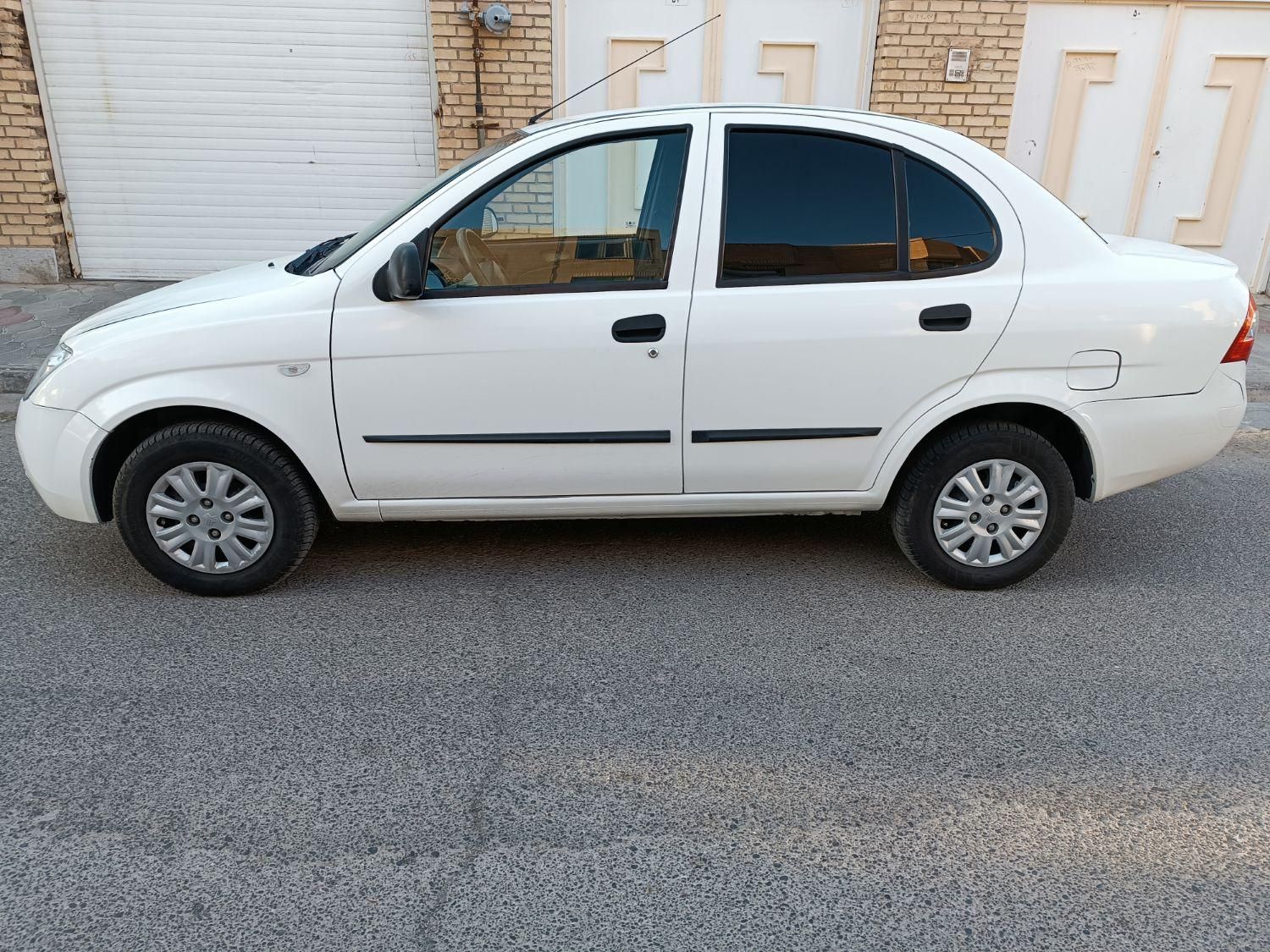 تیبا صندوق دار SX - 1401