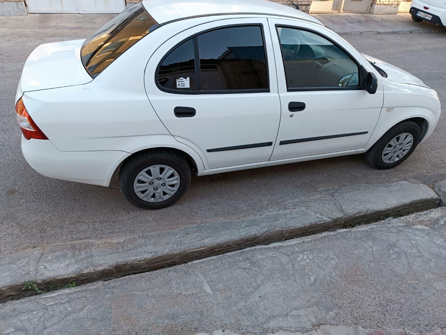 تیبا صندوق دار SX - 1401