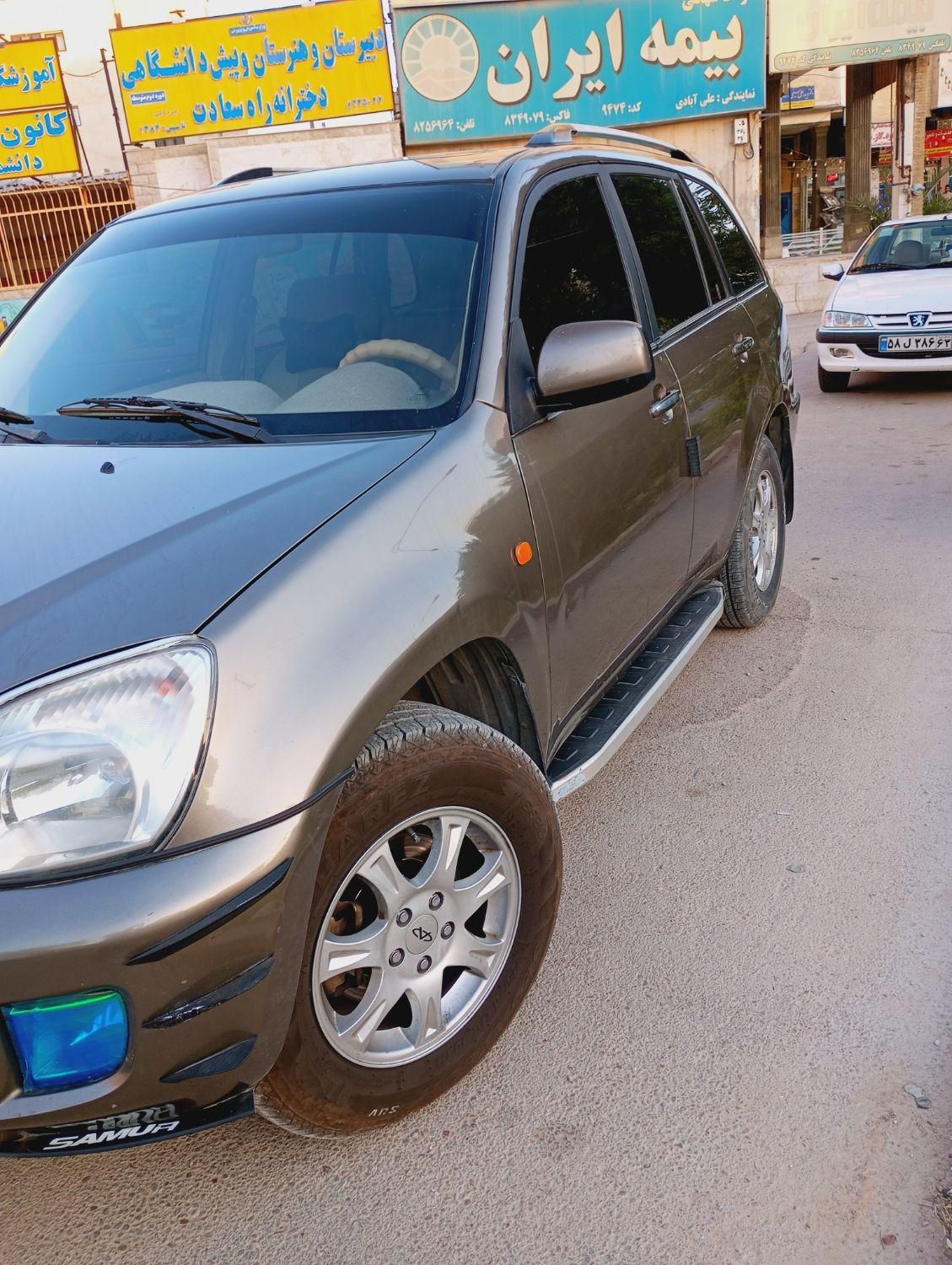 ام وی ام X33 دنده‌ای ساده - 2012