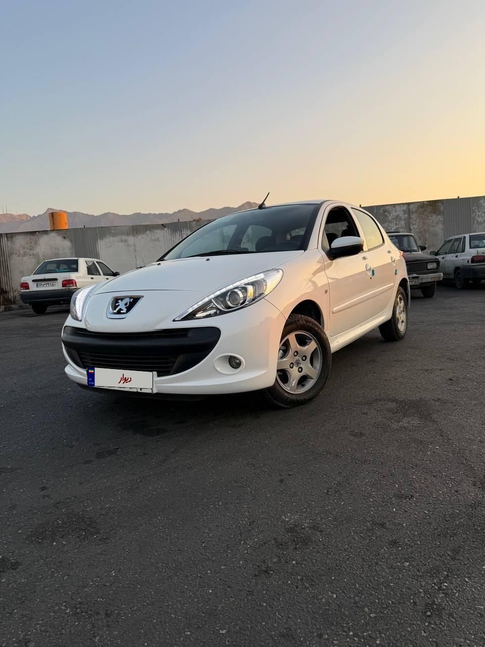پژو 207 دنده‌ای - 1402