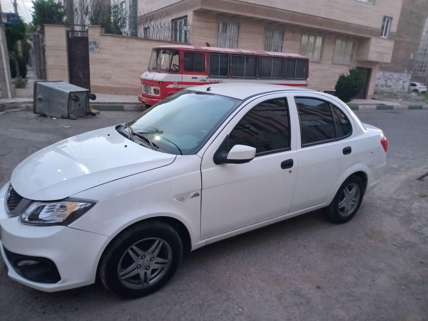 ساینا S دنده ای بنزینی - 1401