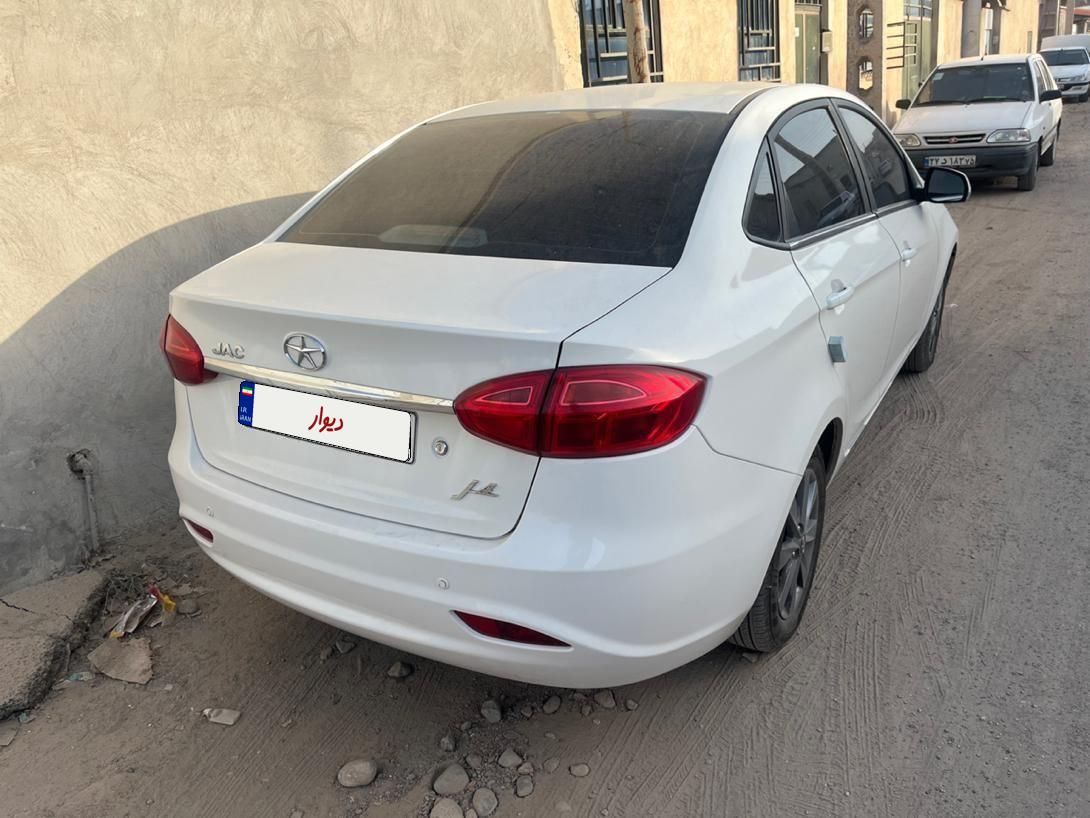 جک J4 اتوماتیک - 2024