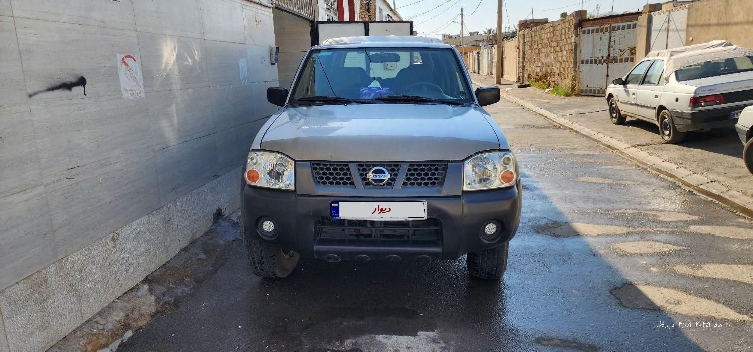 نیسان رونیز دنده‌ای - 2007