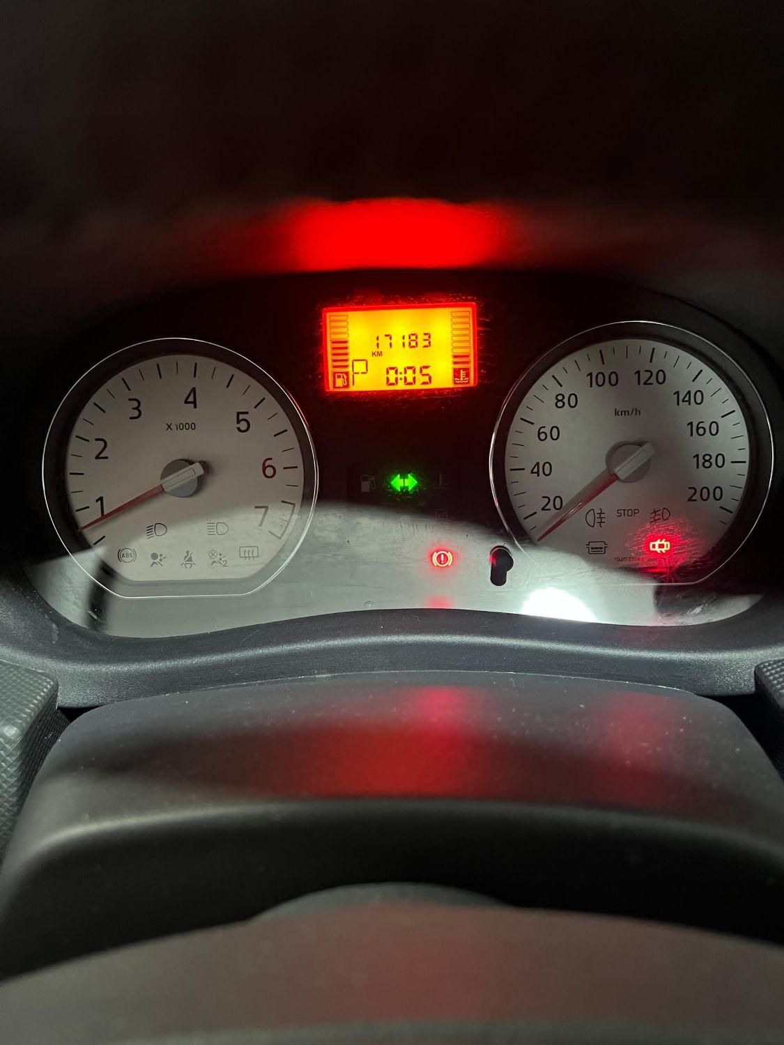 رنو ساندرو اتوماتیک - 1397