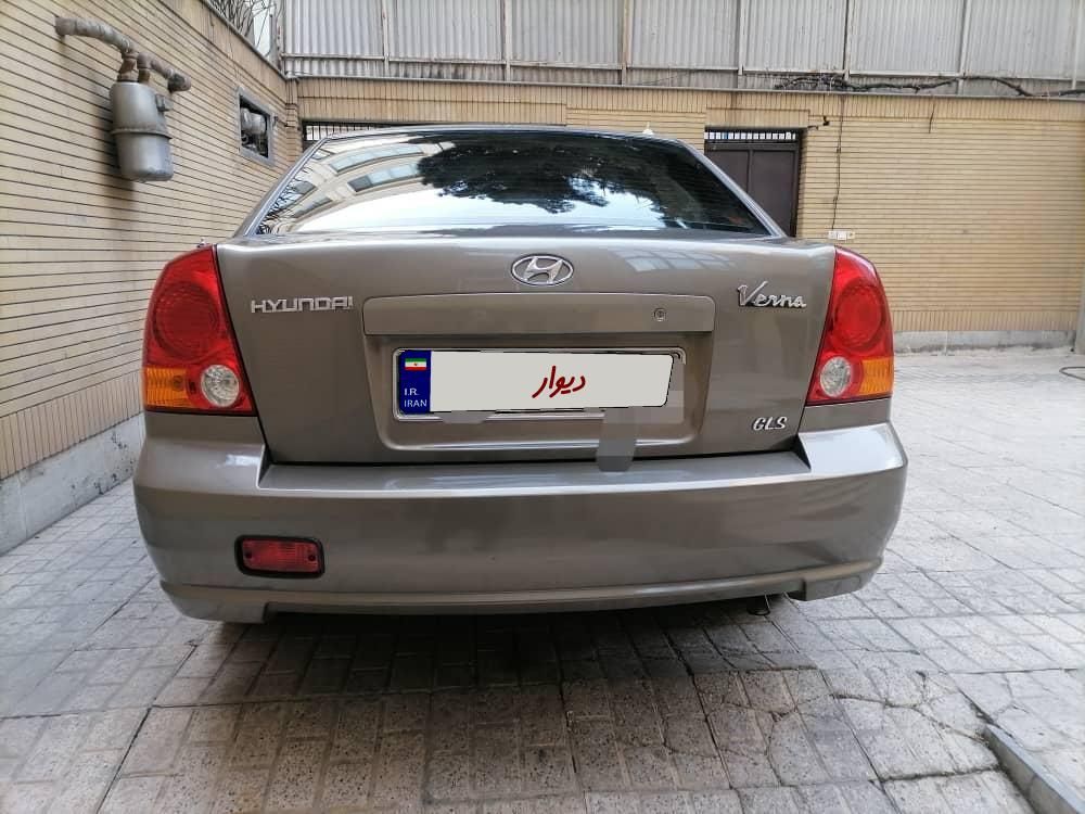 هیوندای ورنا دنده‌ ای - 2006