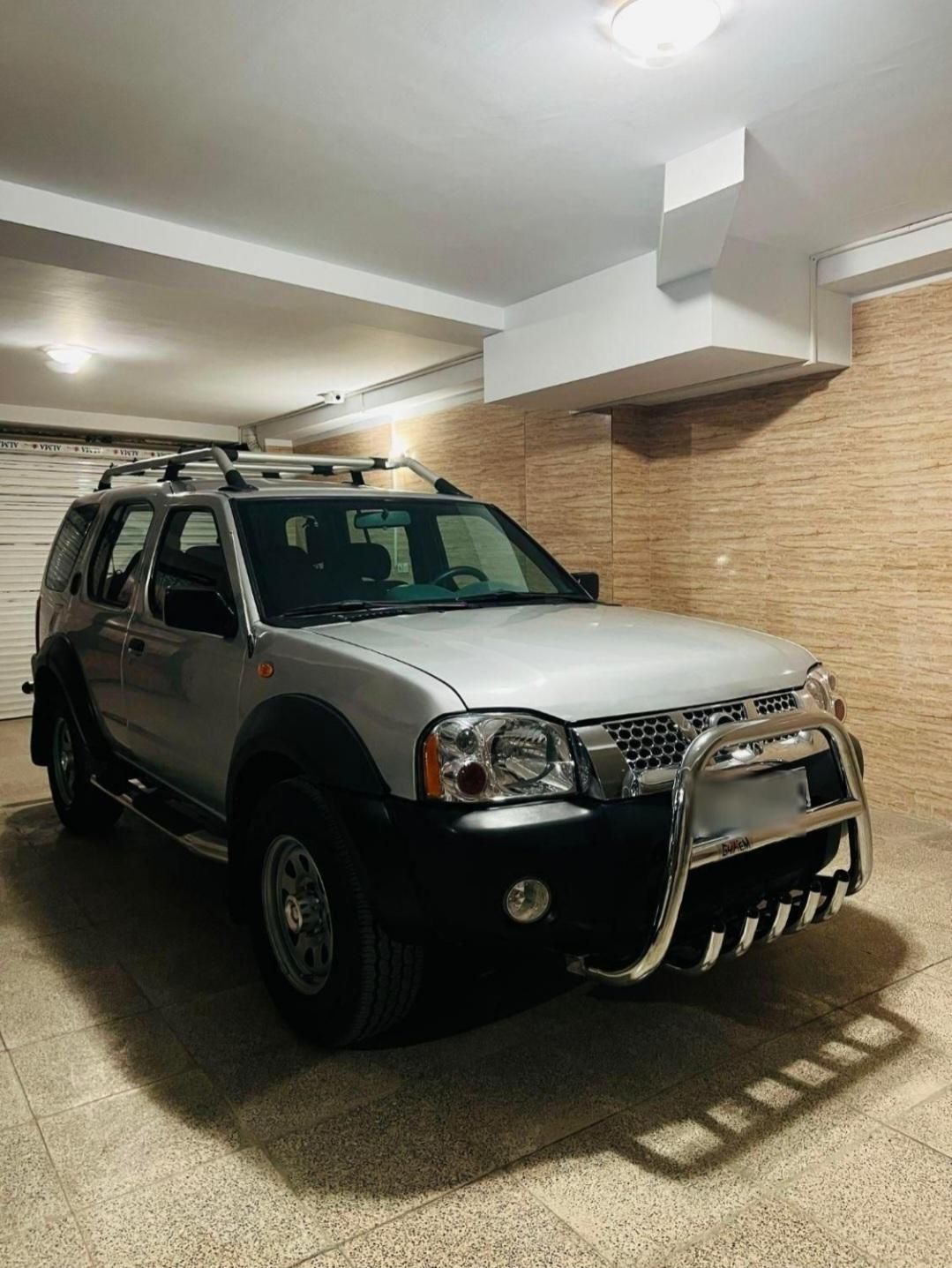 نیسان رونیز دنده‌ای - 2005
