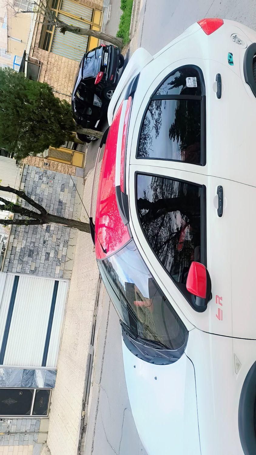 خودرو کوییک، R آگهی ann_17937139