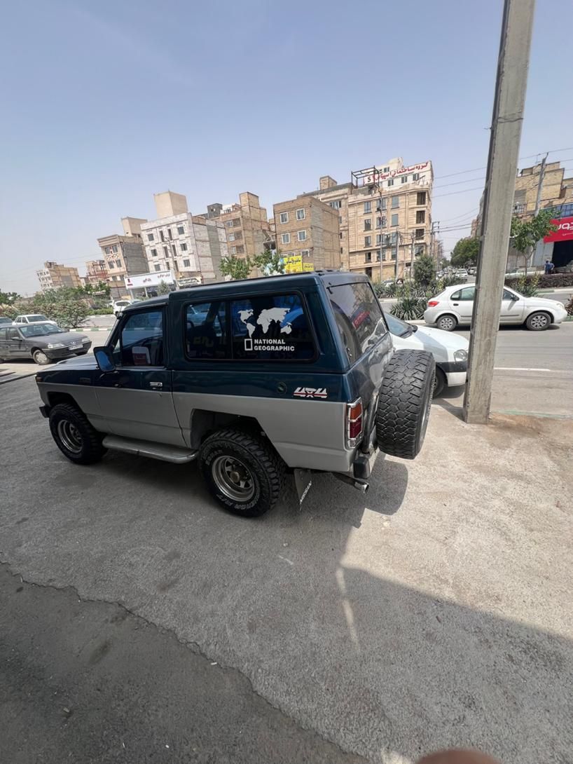نیسان پاترول دو درب دنده‌ای - 1992
