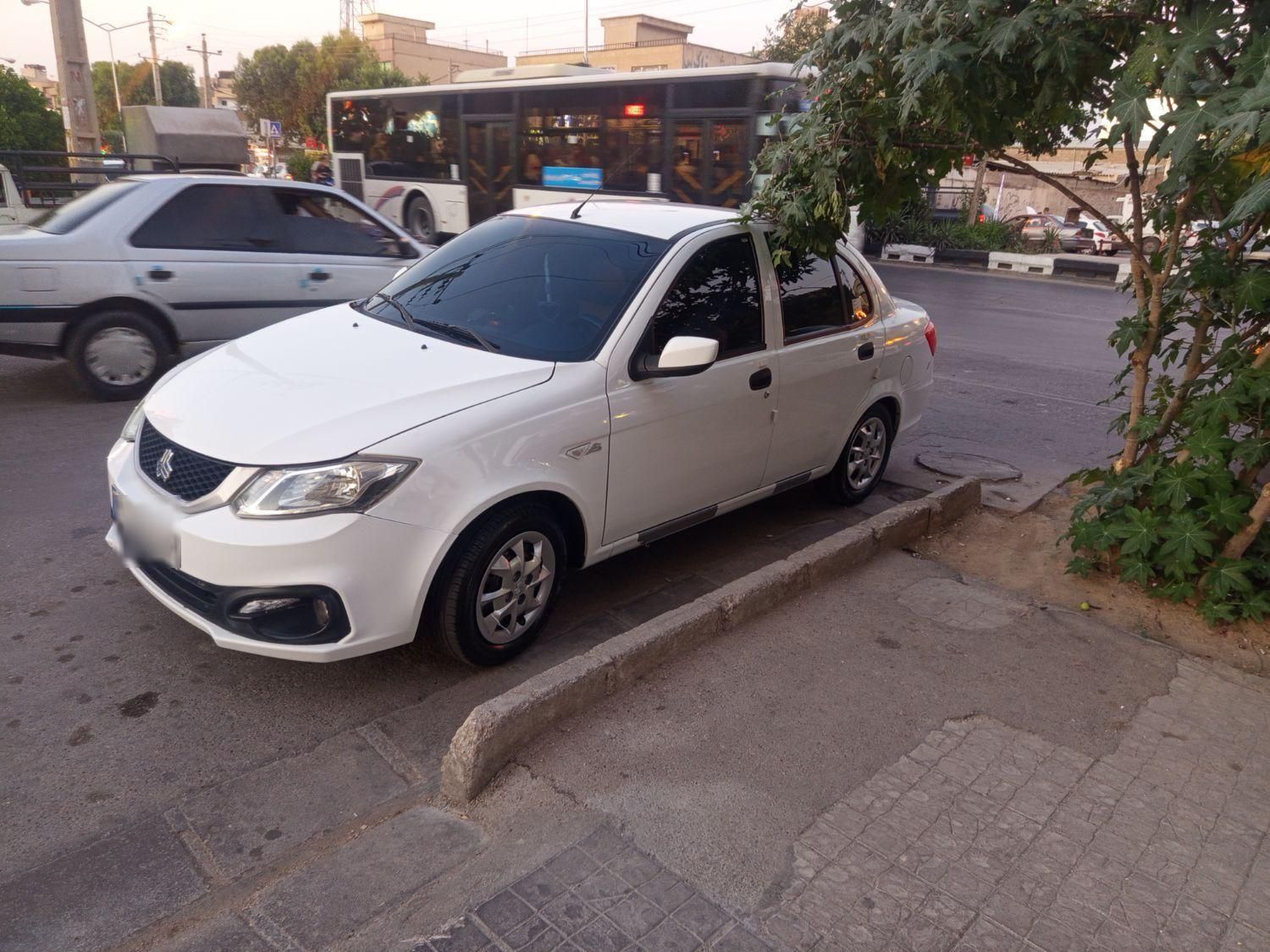ساینا S دنده ای بنزینی - 1402