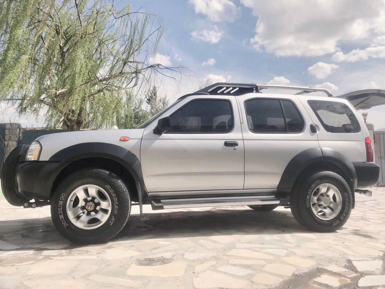 نیسان رونیز دنده‌ای - 2004