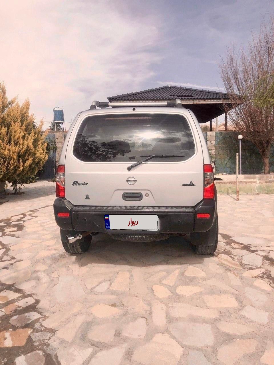 نیسان رونیز دنده‌ای - 2004