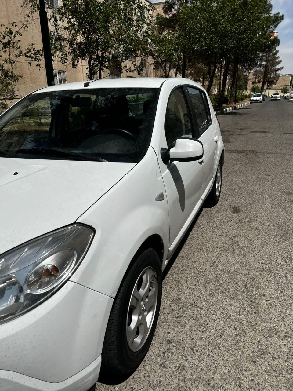 رنو ساندرو اتوماتیک - 1396