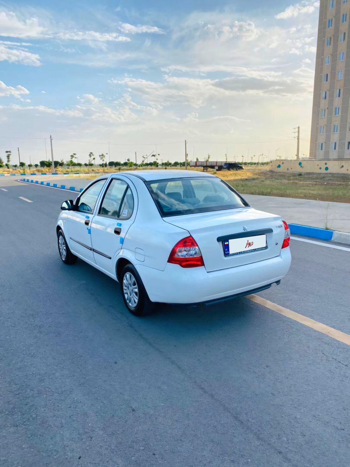 تیبا صندوق دار SX - 1400