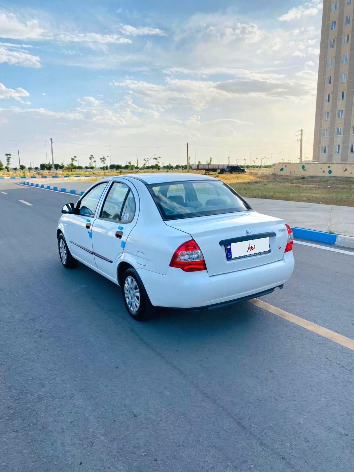 تیبا صندوق دار SX - 1400