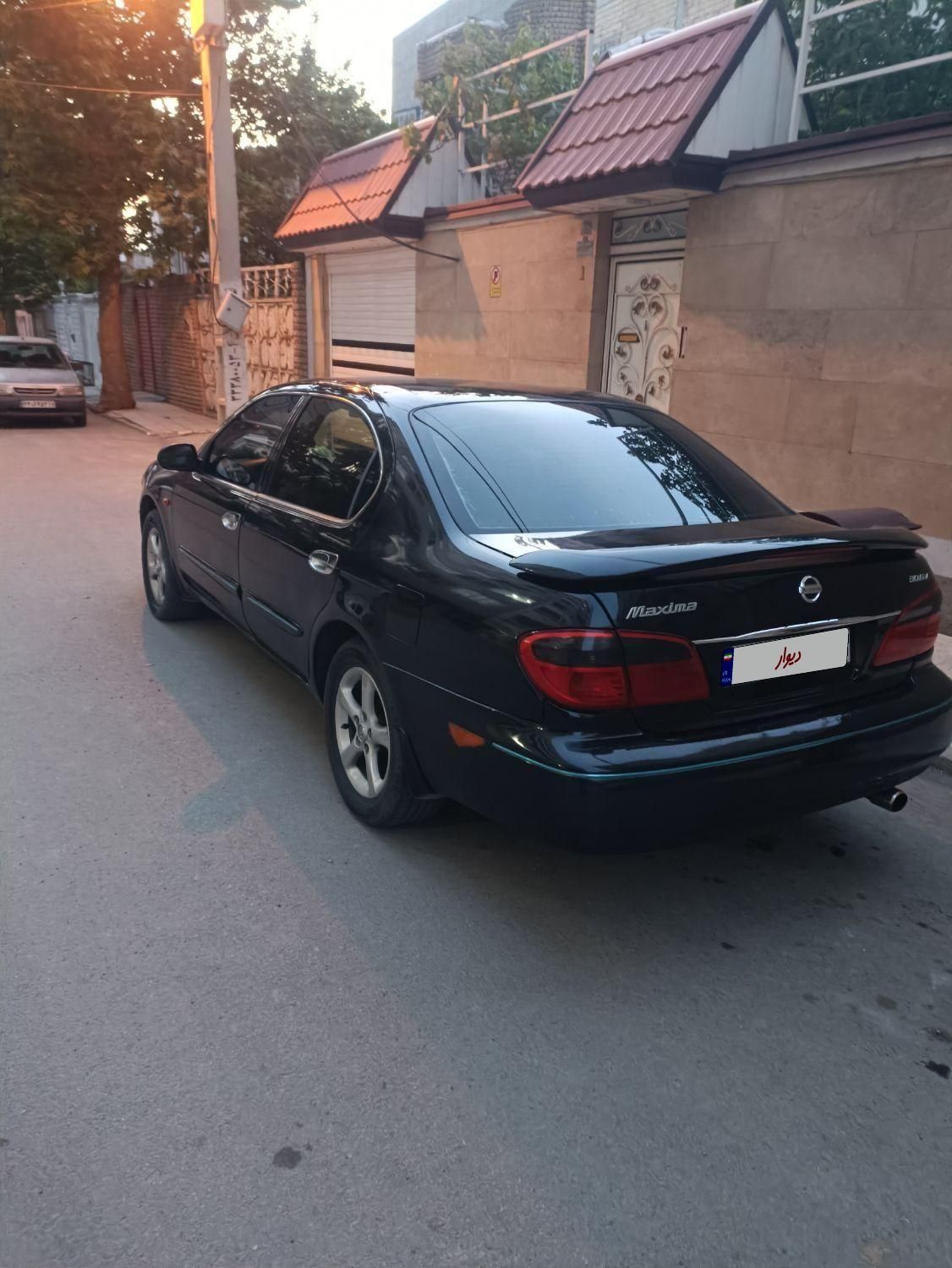 نیسان ماکسیما دنده‌ای - 2004